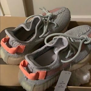 Yeezy 350 authentic